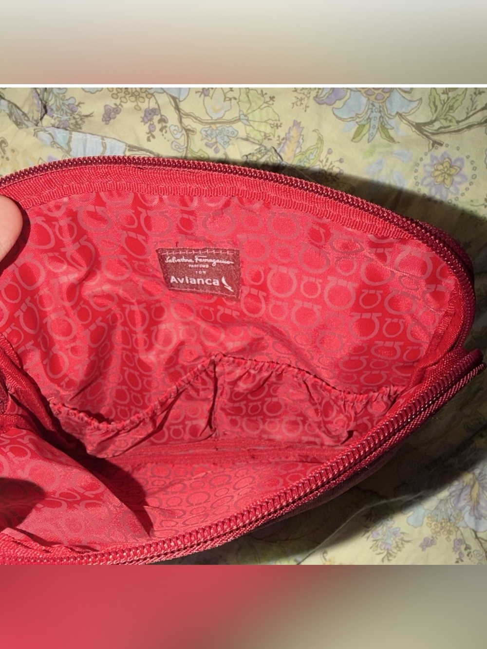 Salvatore Ferragamo Men's Wine Red Travel Pouch
NWT - Picture 6 of 7